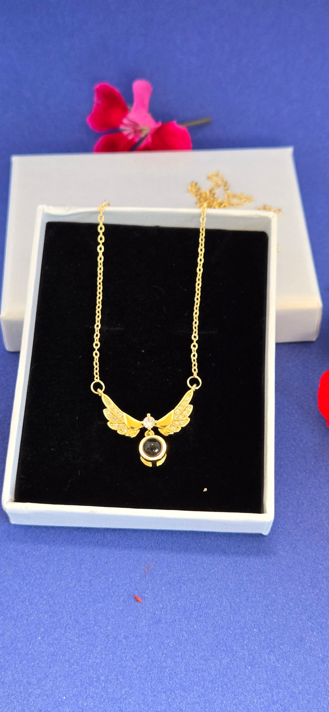 PERSONALIZED PHOTO PROJECTION NECKLACE ā HEART WITH ANGEL WINGS