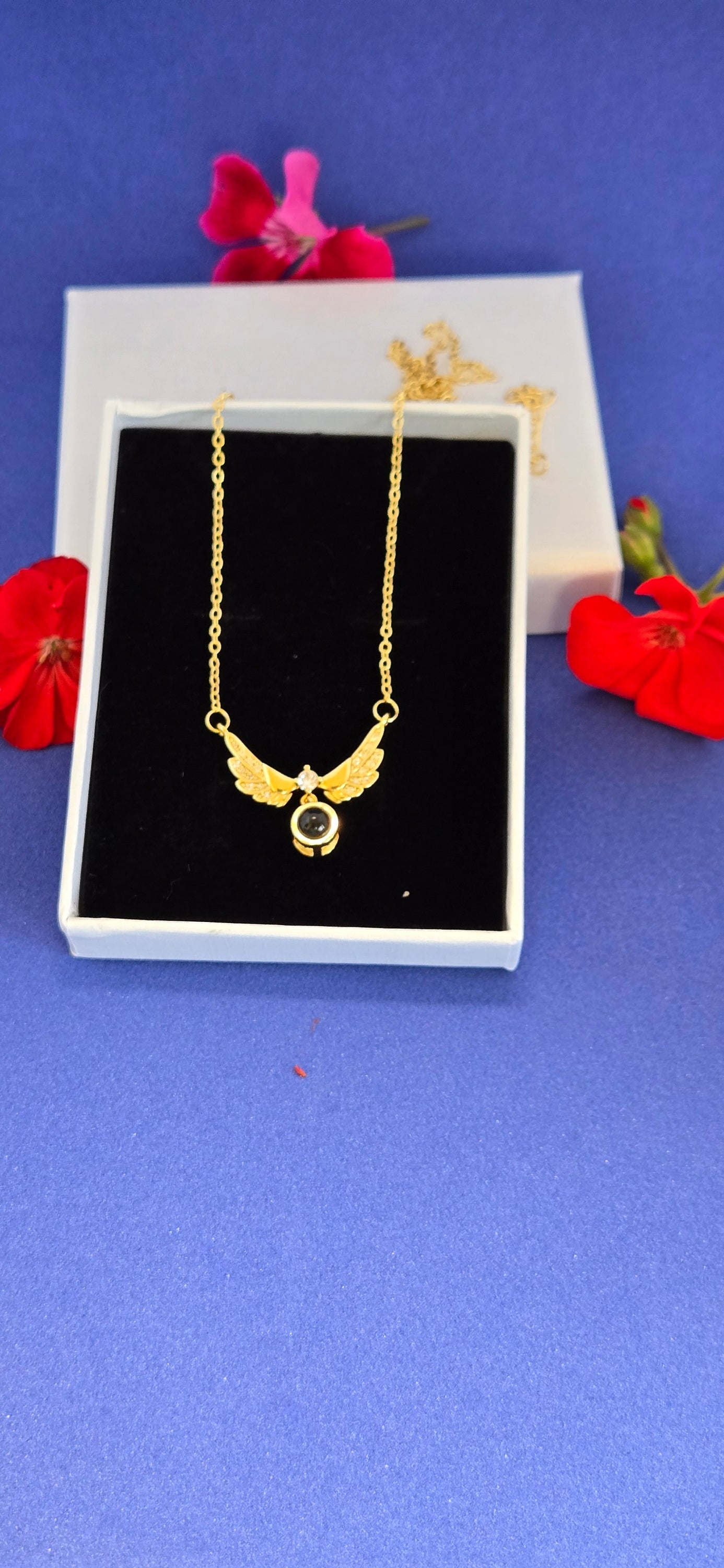 PERSONALIZED PHOTO PROJECTION NECKLACE ā HEART WITH ANGEL WINGS