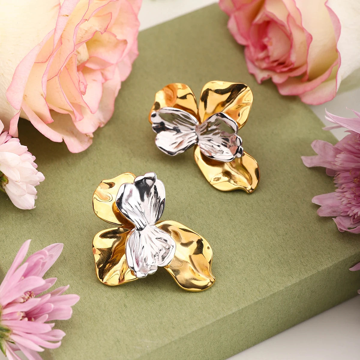 TWO-TONE WAVE FLOWER EAR STUDS – 18K GOLD PLATED STAINLESS STEEL EARRINGS