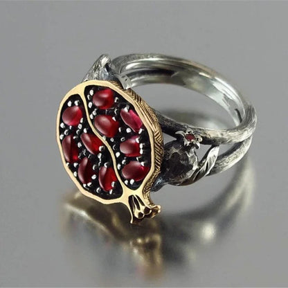 VINTAGE RED GARNET POMEGRANATE RING
