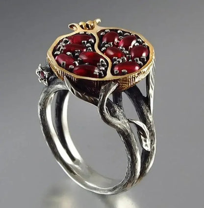VINTAGE RED GARNET POMEGRANATE RING