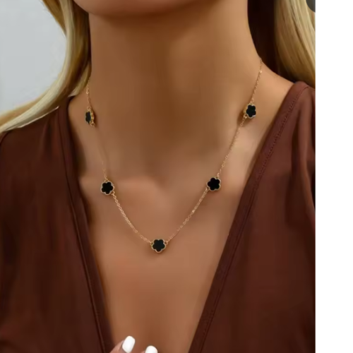 FIVE-LEAF FLOWER PENDANT NECKLACE